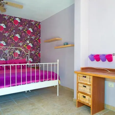 Sleeps 10 With Pool فيلة Nazaret